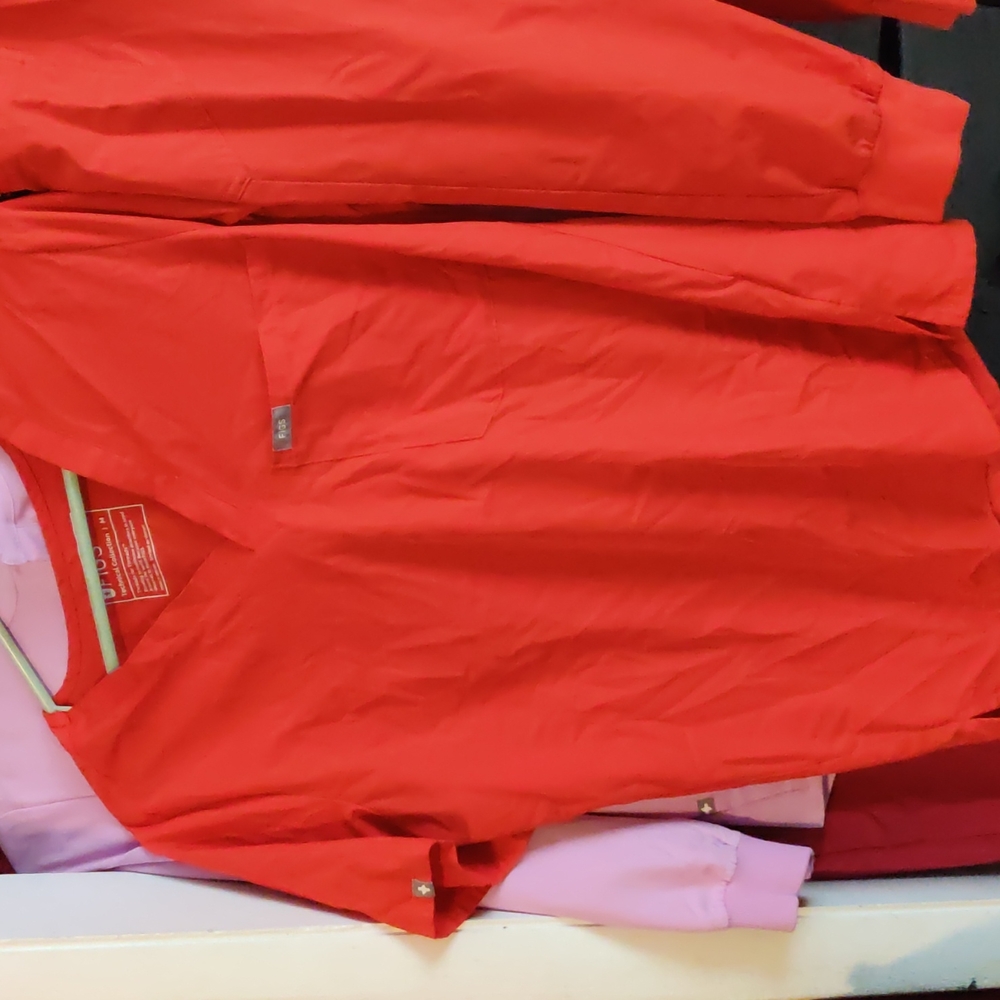 Figs red fionx Catarina medium top like new